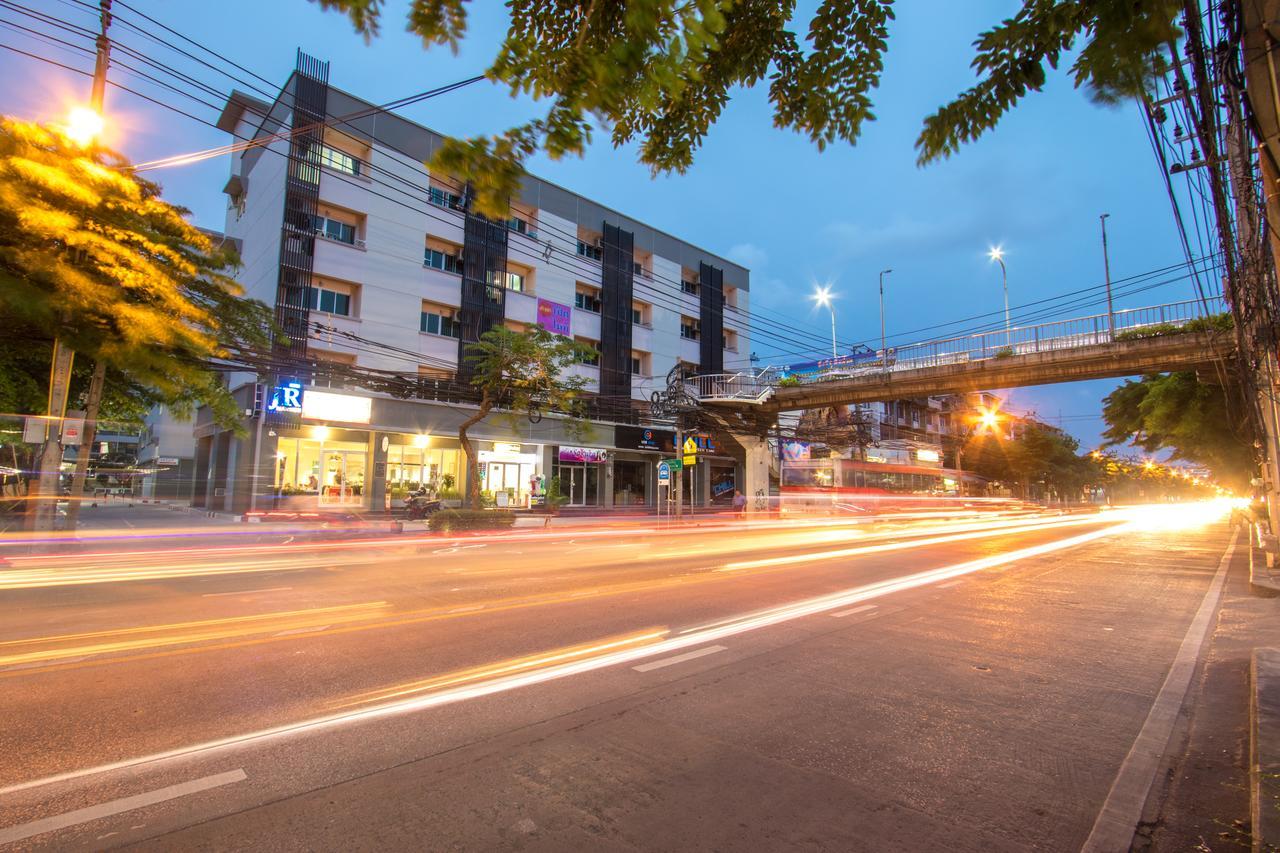 Jr Mansion On Nut Soi 25 Aparthotel Bangkok Kültér fotó