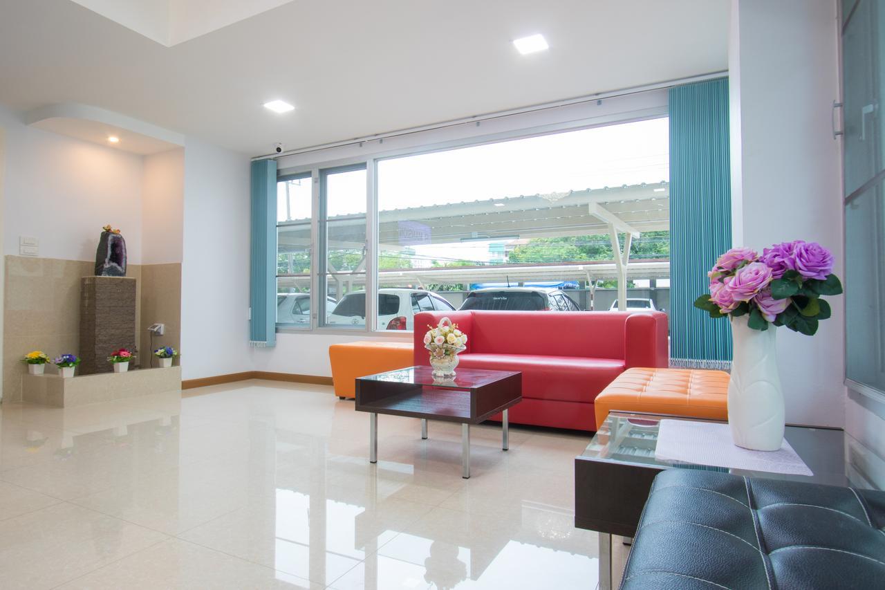 Jr Mansion On Nut Soi 25 Aparthotel Bangkok Kültér fotó