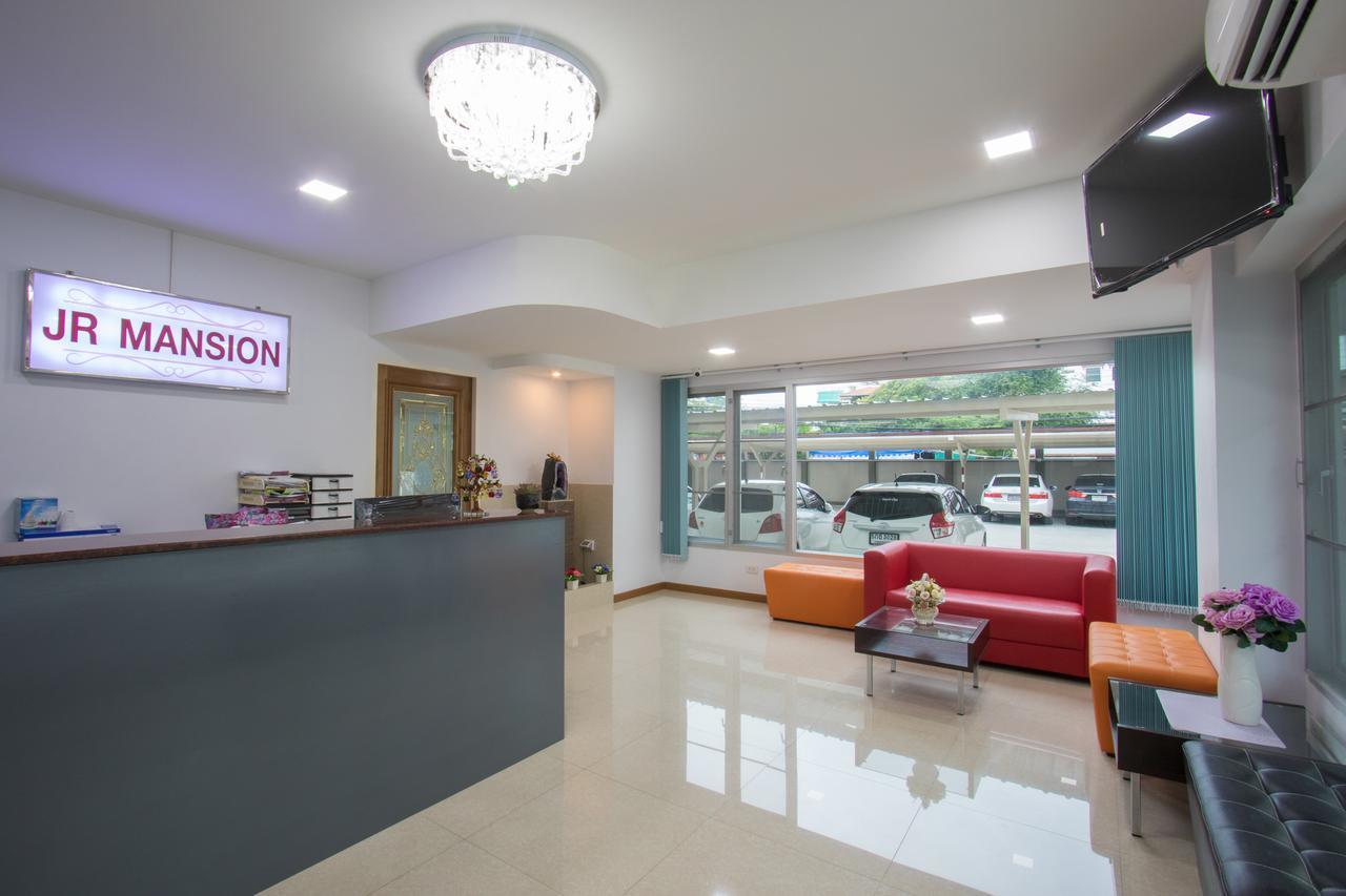 Jr Mansion On Nut Soi 25 Aparthotel Bangkok Kültér fotó